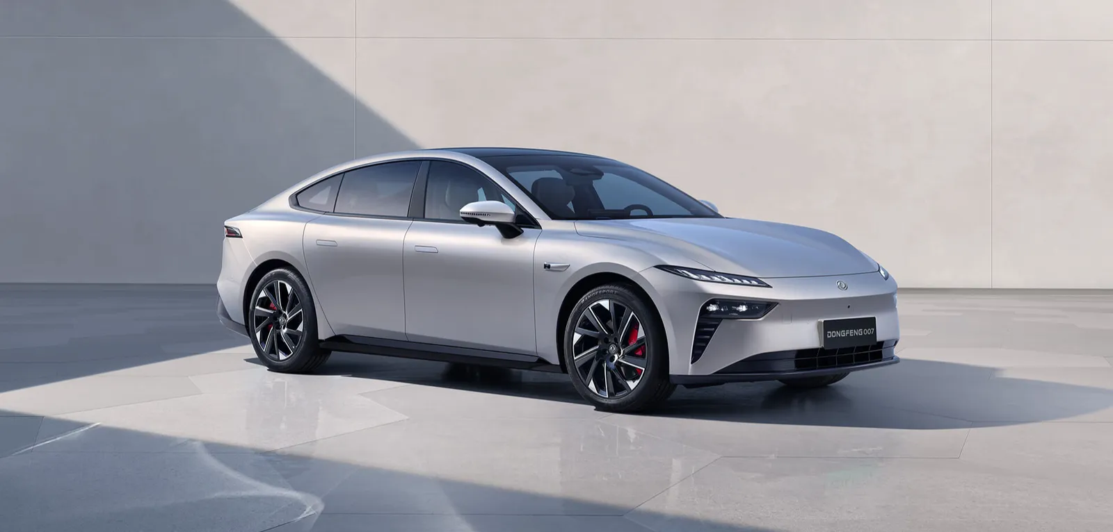 Dongfeng Eπ 007 EV 530 km
