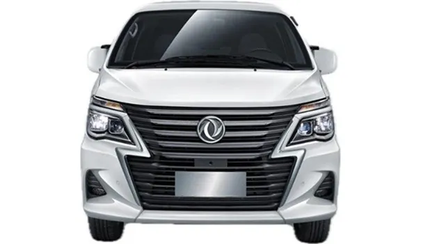 Detalle frontal de la Van M5 Cargo