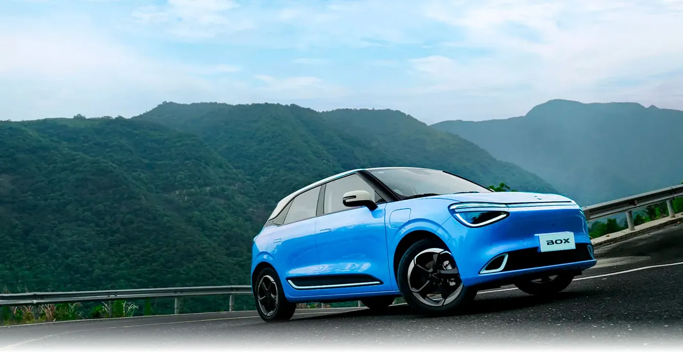 Detalle frontal del BOX 01 EV 430