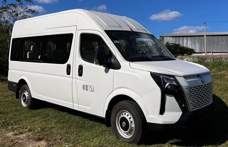 Dongfeng Microbus K33 en ruta
