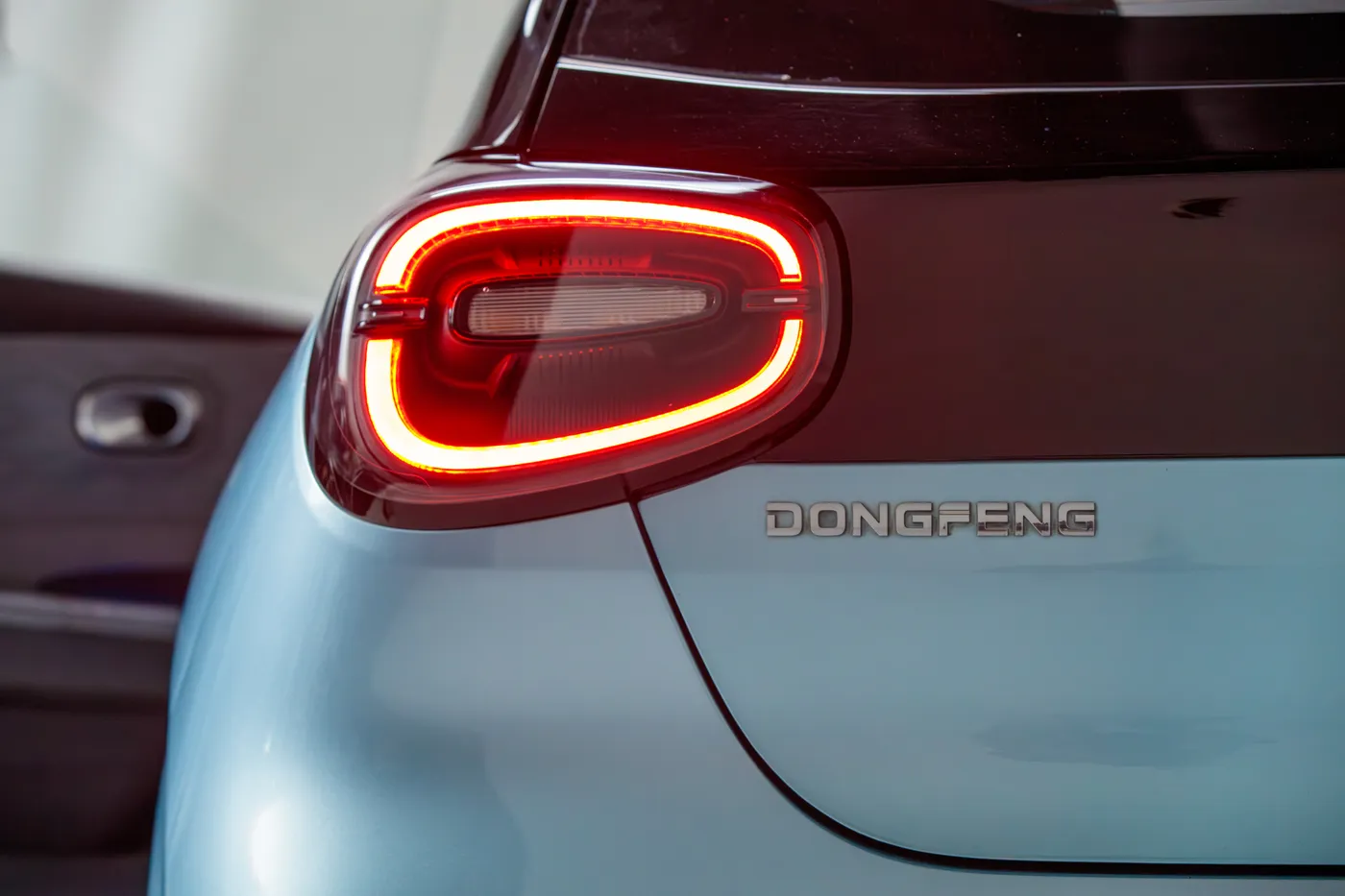 Detalle de luz trasera del Dongfeng BOX 01 EV 430