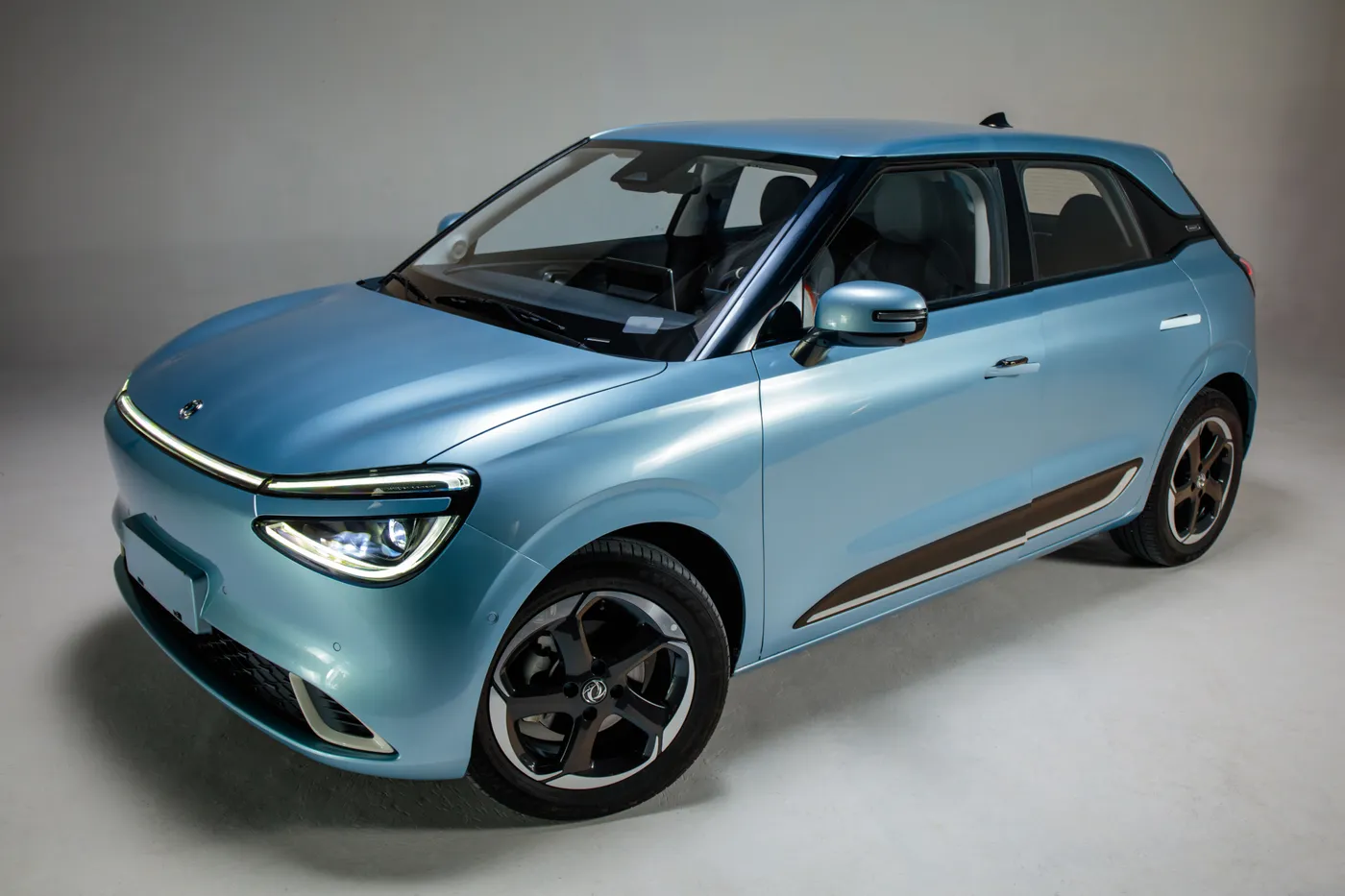 Dongfeng BOX 01 EV 430 vista exterior tres cuartos