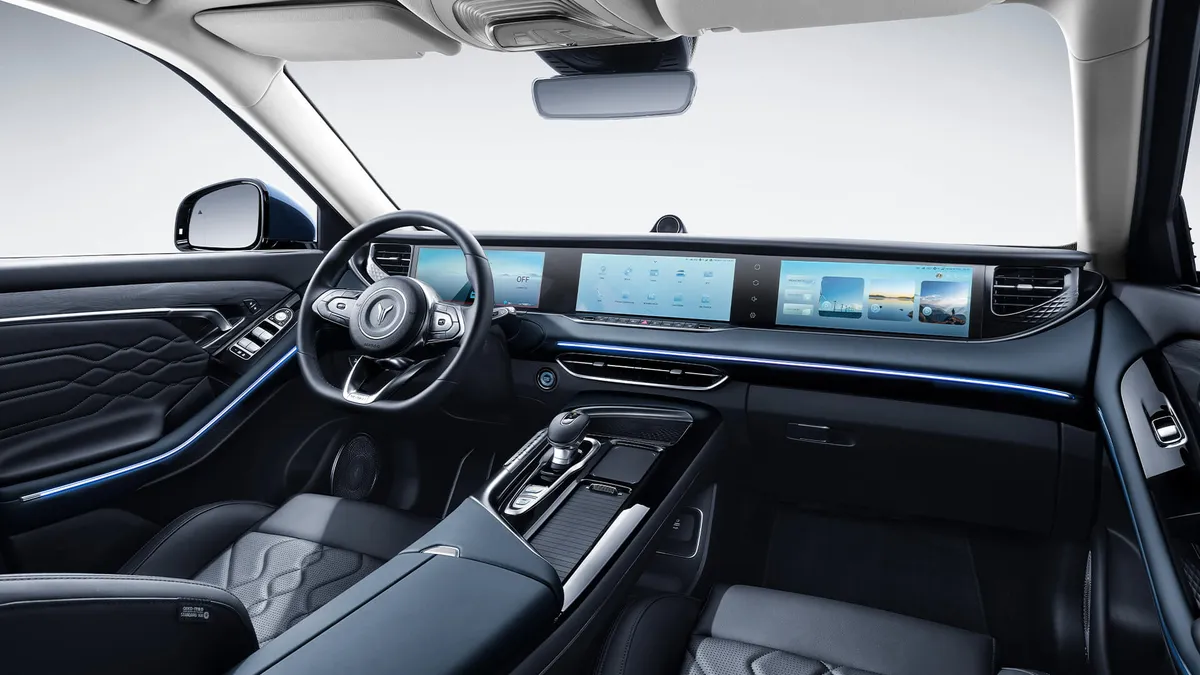 Interior del Voyah Free PHEV